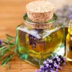 Les huiles essentielles photosensibilisantes : conseils de sécurité pour les estivants